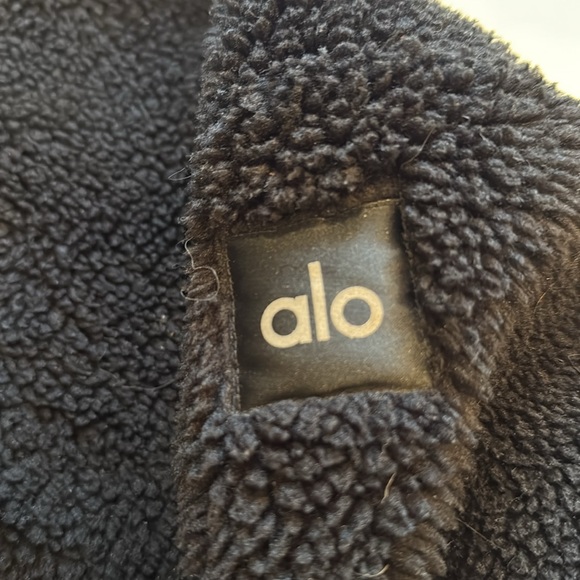 ALO Yoga Flurry Sherpa Jacket - Picture 4 of 6